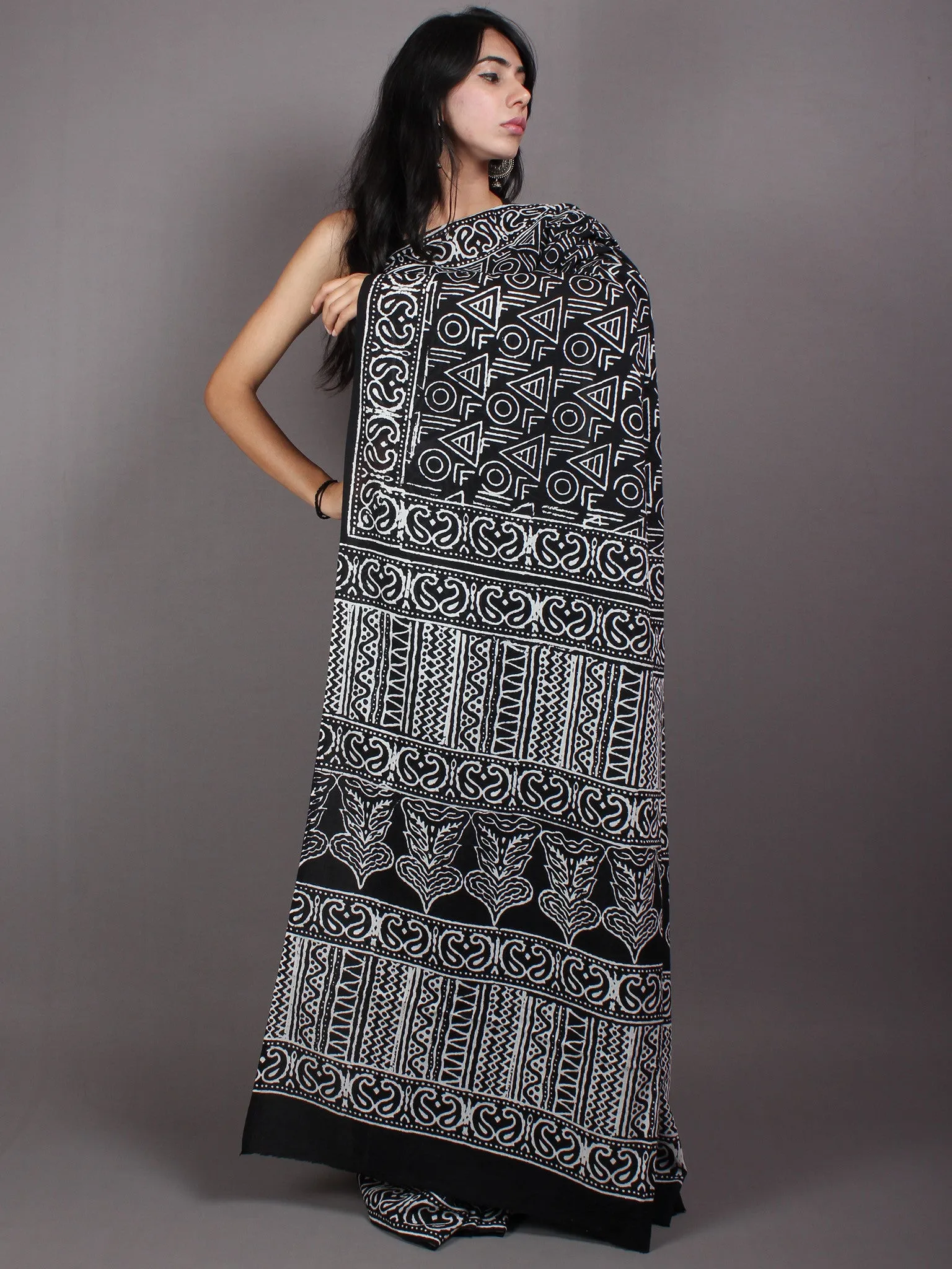 Black White Cotton Hand Block Printed Saree in Natural Colors - S03170522