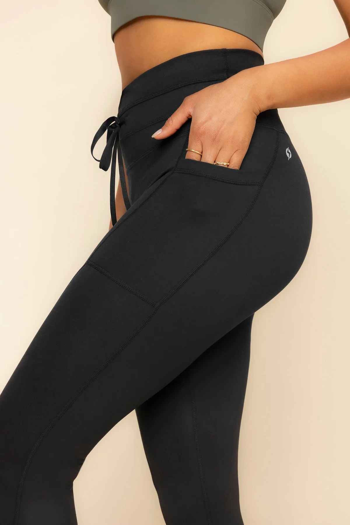 Cargo Leggings with Pockets - Black