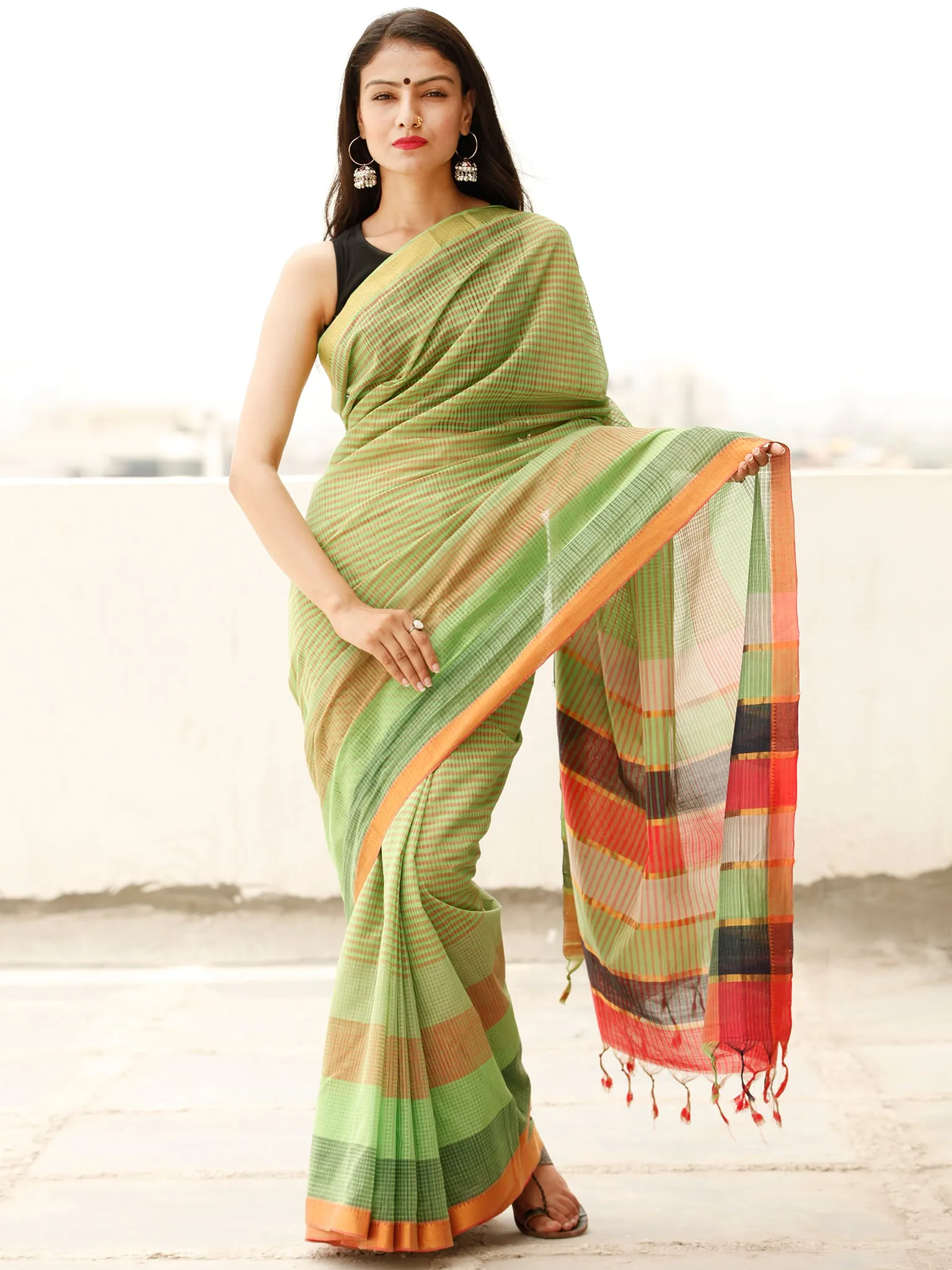 Green Coral Handloom Mangalagiri Cotton Saree With Zari Border - S031703854