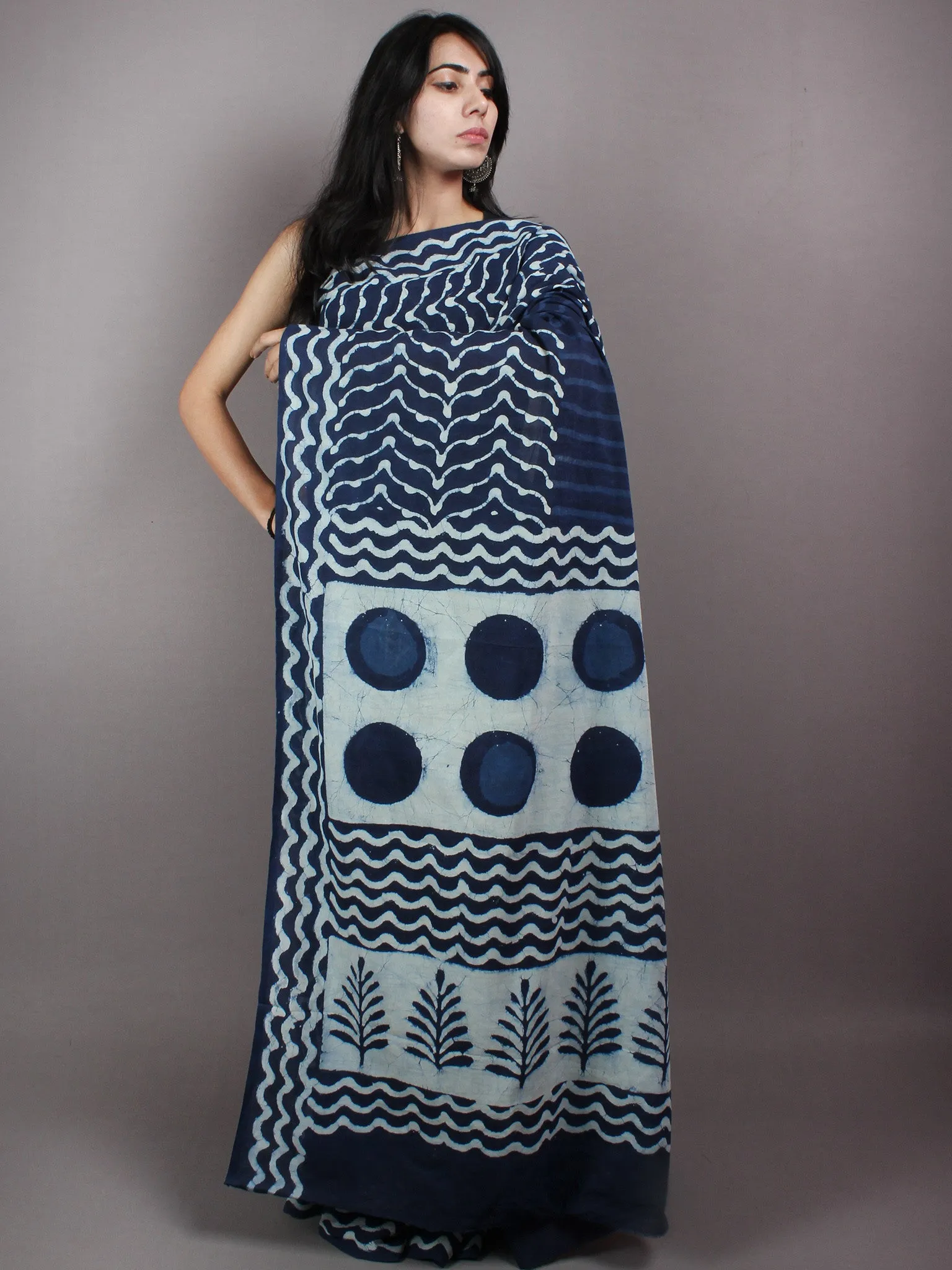 Indigo White Cotton Hand Block Printed Saree - S03170621