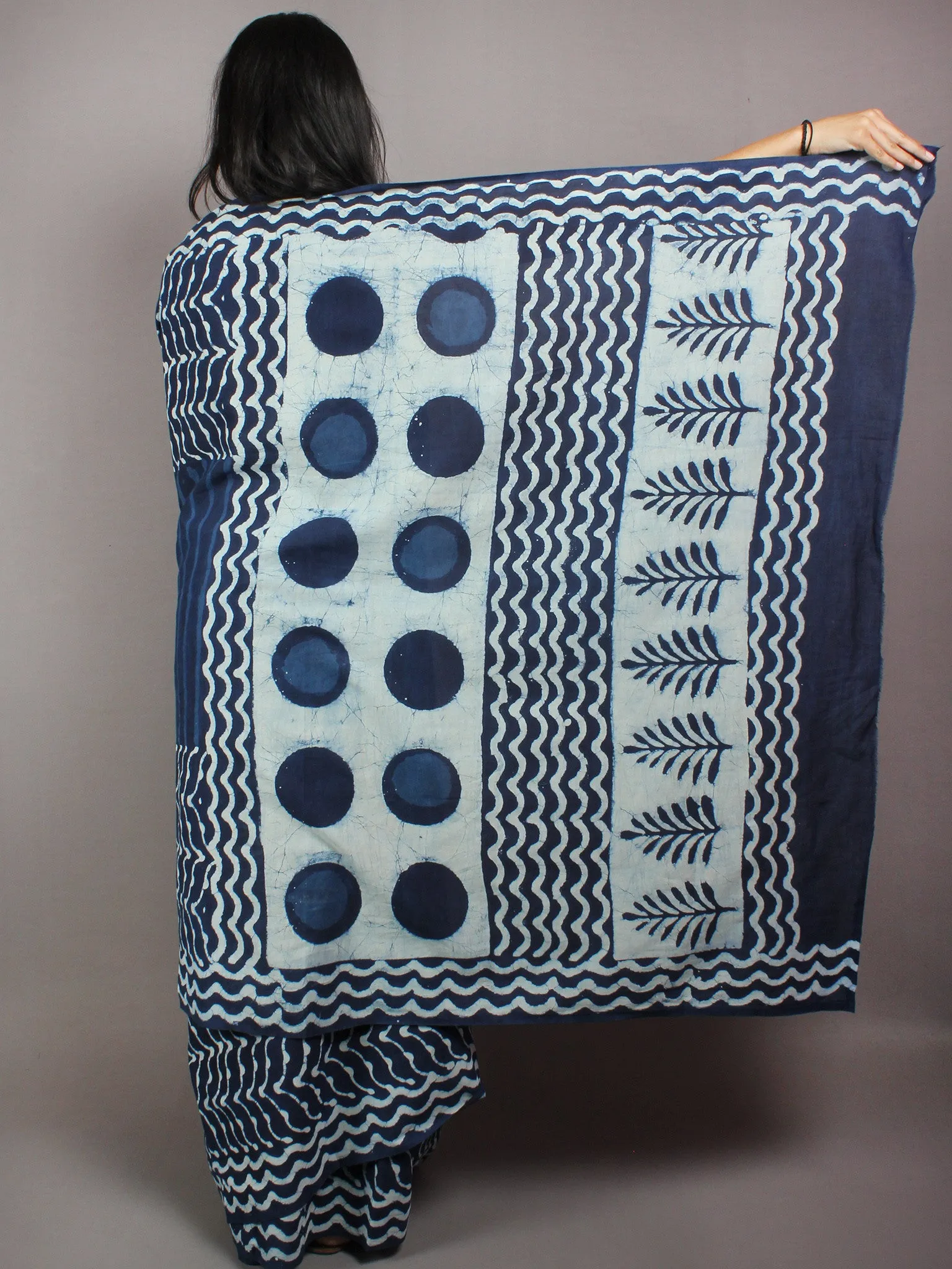 Indigo White Cotton Hand Block Printed Saree - S03170621