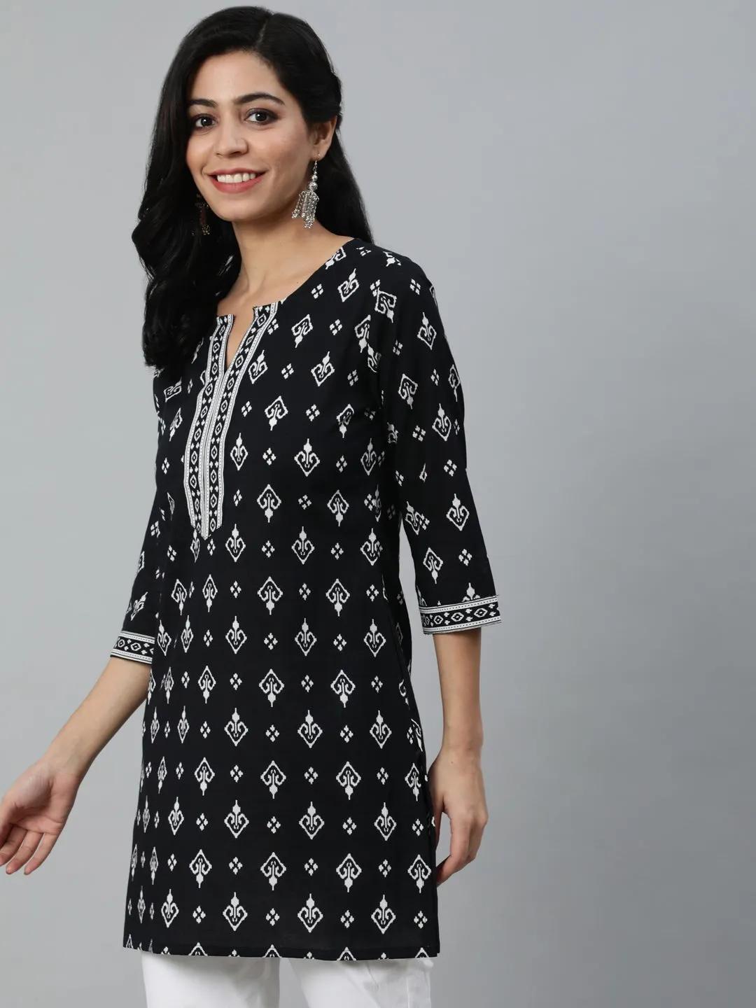 Women Black & White Printed Cotton Tunic