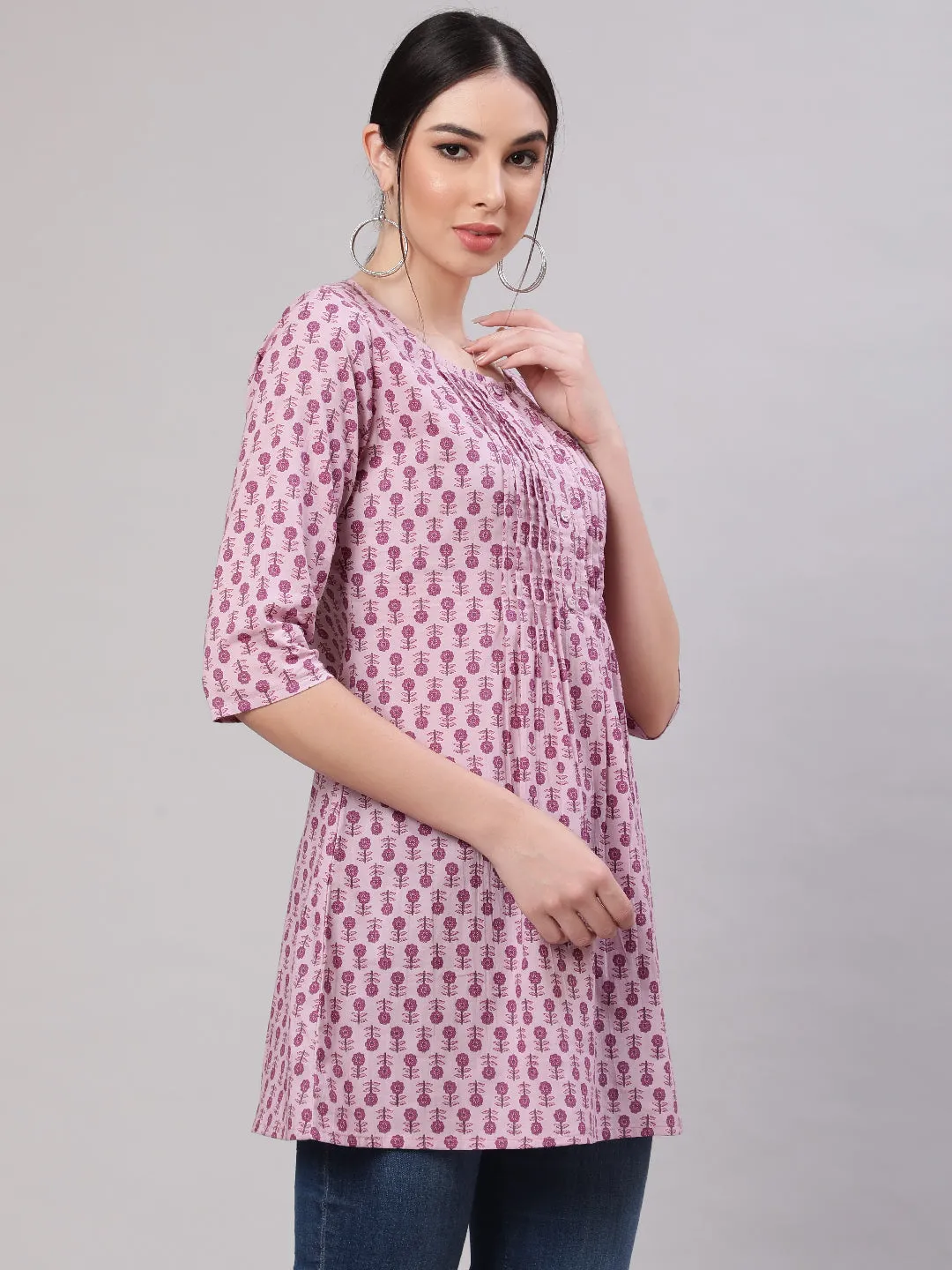 Women Mauve Straight Tunic With Three Quaretr Sleeves